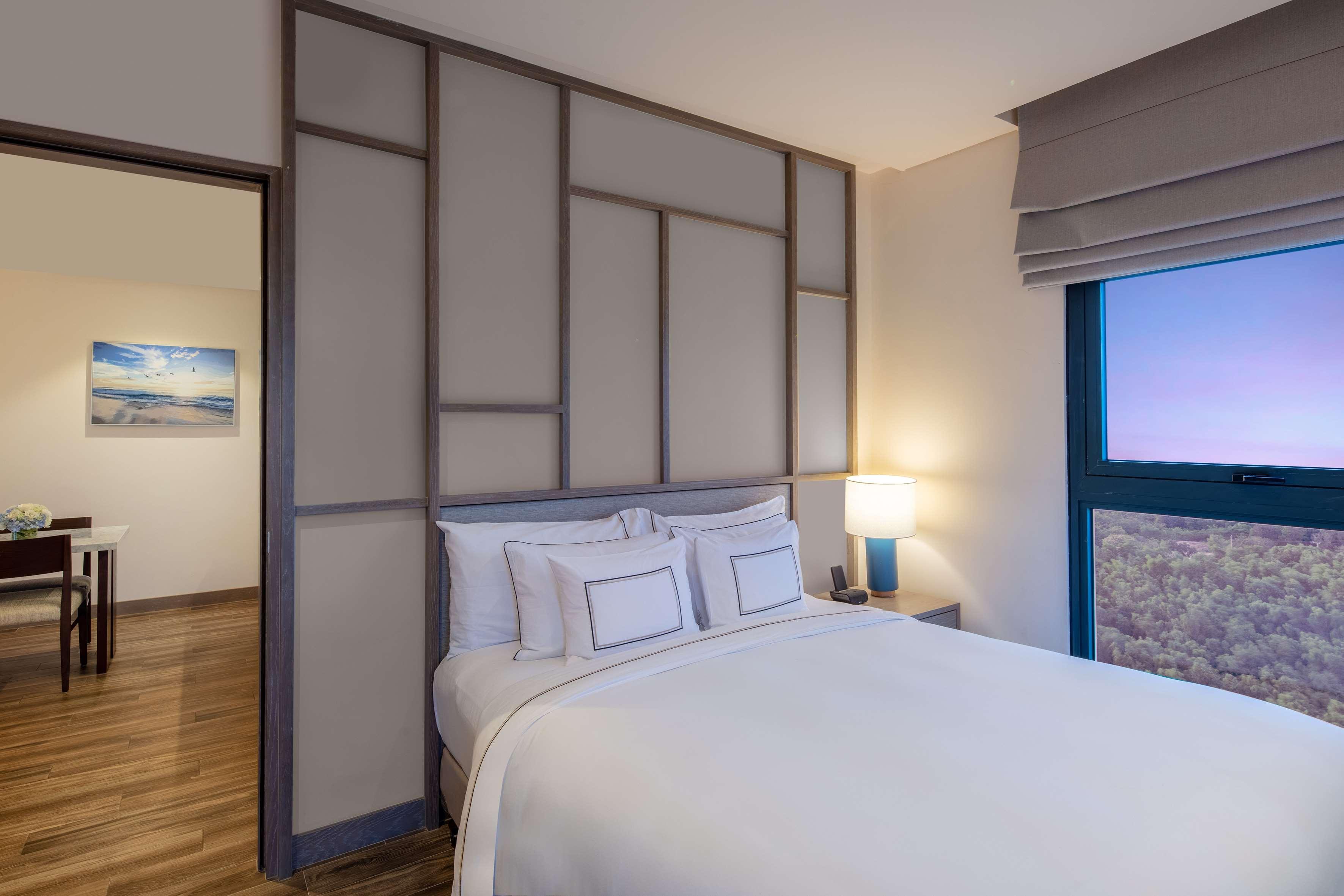 Melia Ho Tram Beach Resort Exterior foto A bedroom at the Westin