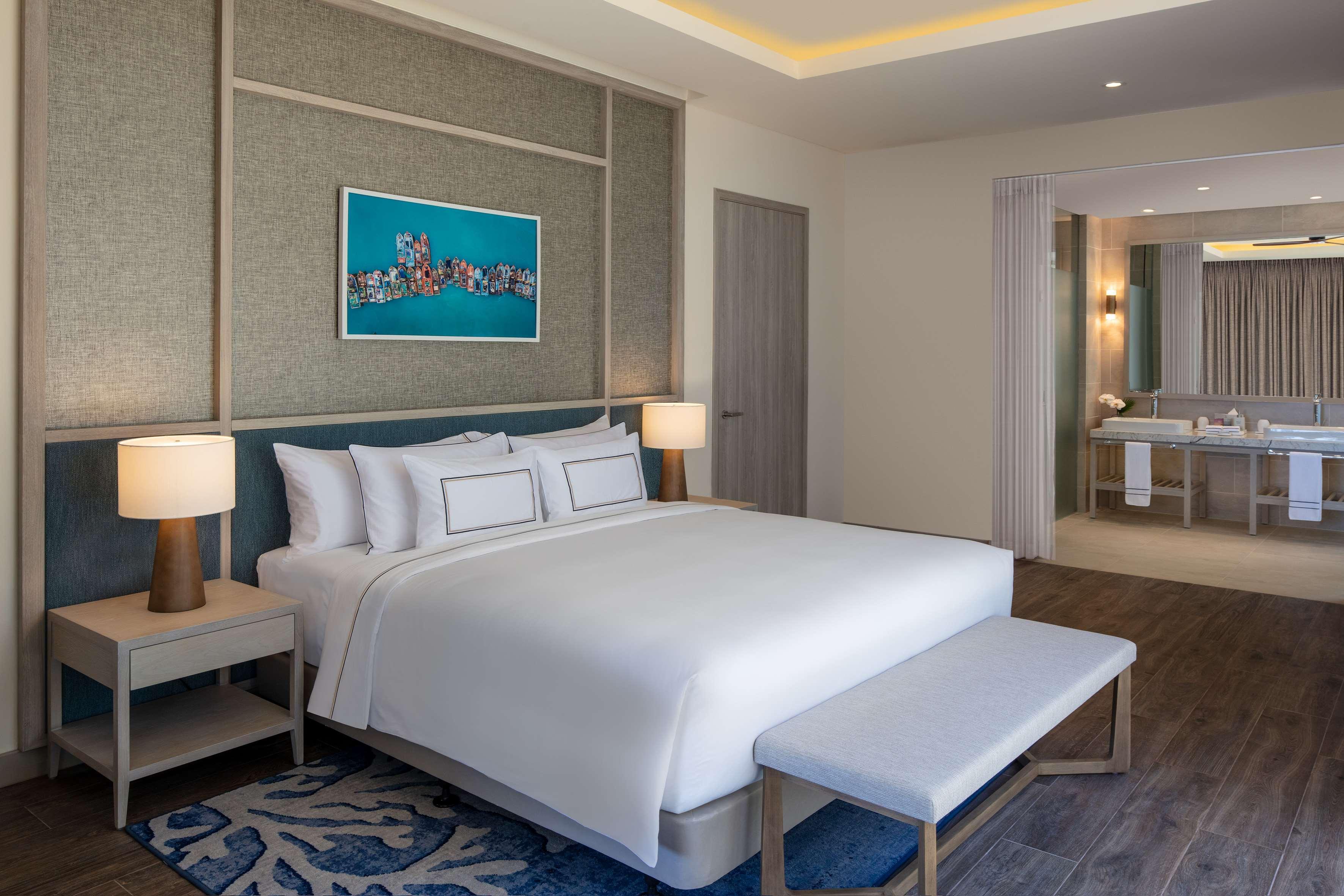 Melia Ho Tram Beach Resort Exterior foto A bedroom at the hotel
