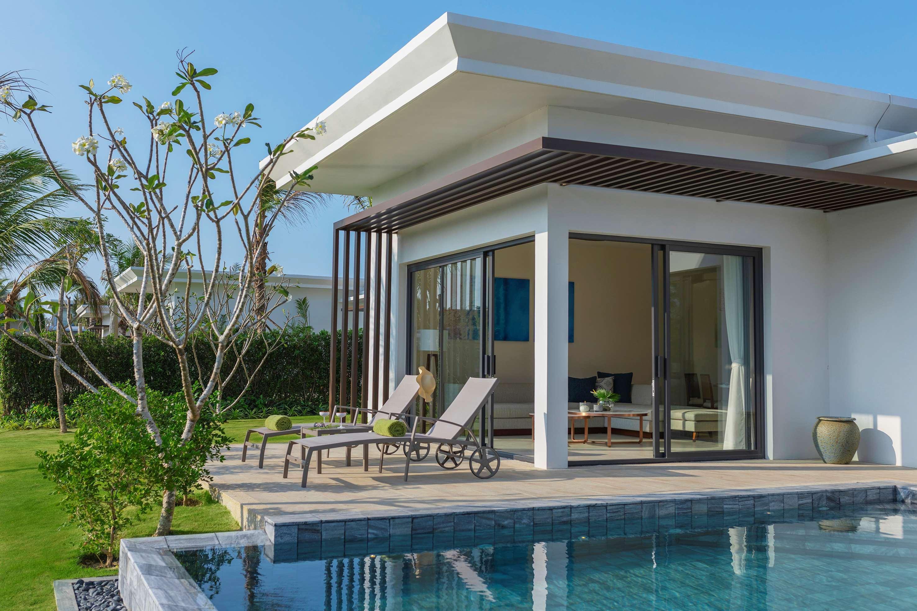 Melia Ho Tram Beach Resort Exterior foto A pool villa at Centara Villas Phuket Shambhala Resort and Spa