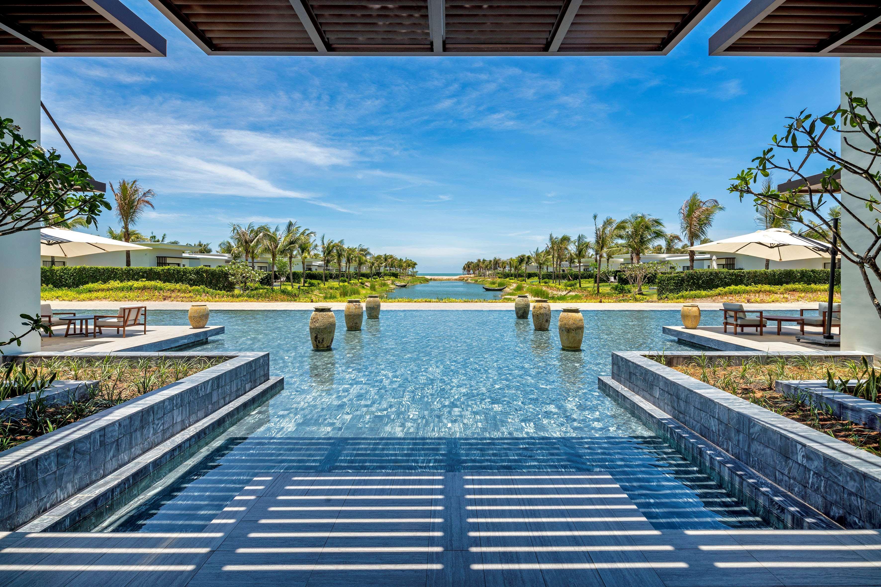Melia Ho Tram Beach Resort Exterior foto The pool at the Sheraton Nha Trang Hotel & Spa Resort