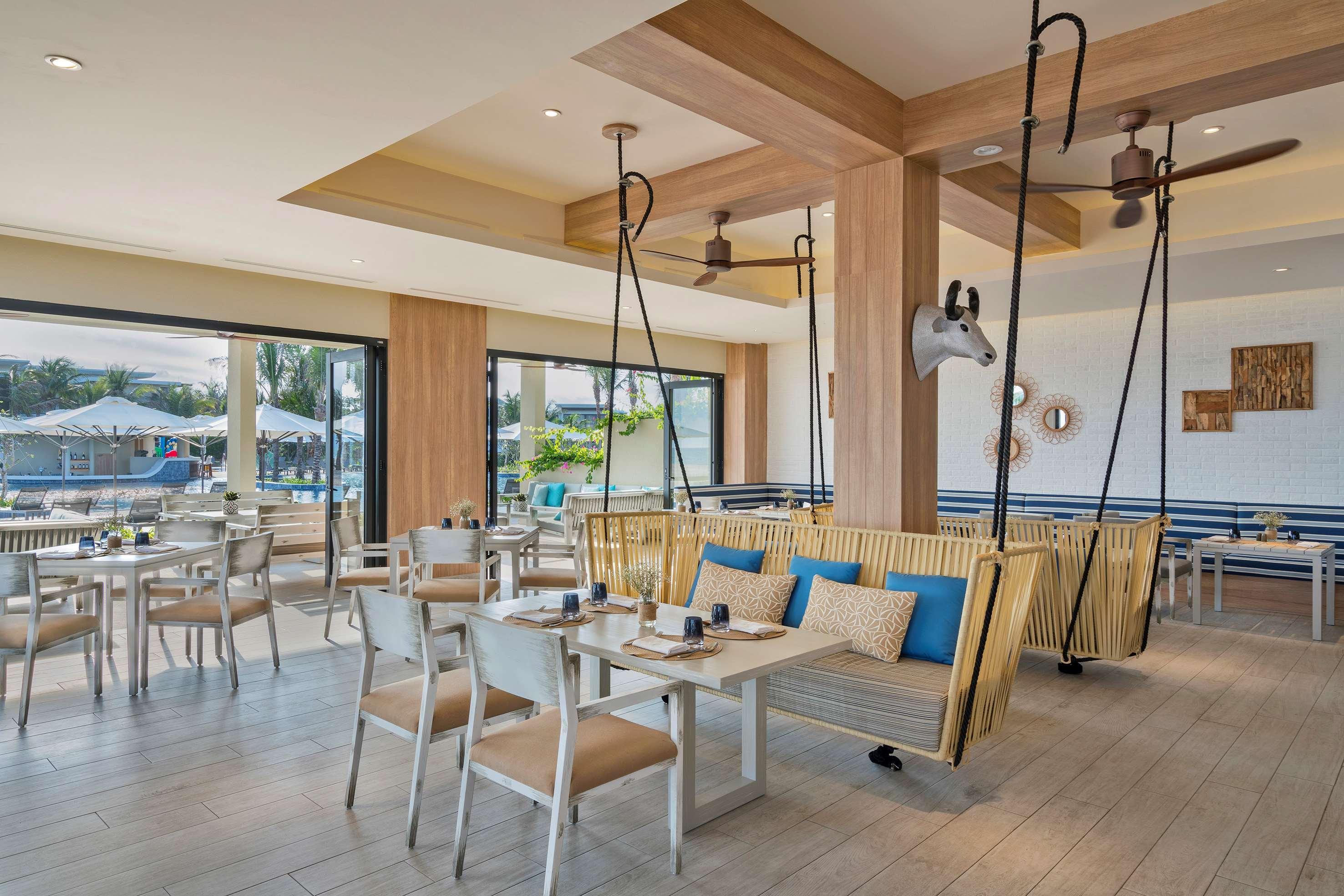 Melia Ho Tram Beach Resort Exterior foto The Deck