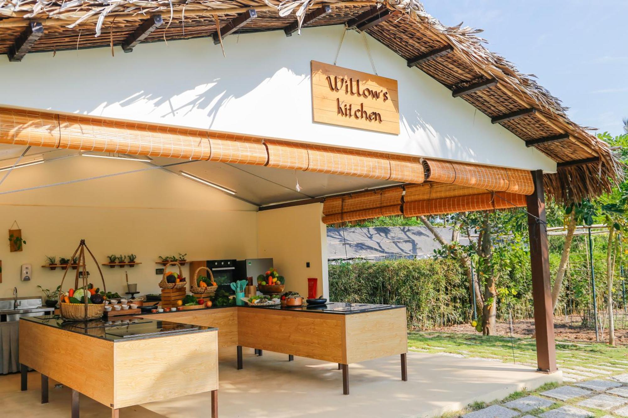 Melia Ho Tram Beach Resort Exterior foto The Willow's Kitchen